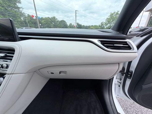 Used 2025 Genesis G70 2.5T AWD/4WD image 19