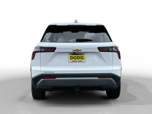 New 2026 Chevrolet Equinox LT w/ Safety and Technology Package FWD image 4