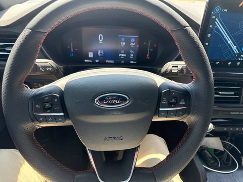 Used 2025 Ford Escape ST-Line Select w/ Tech Pack #1 AWD/4WD image 7