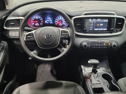 Used 2020 Kia Sorento LX image 22