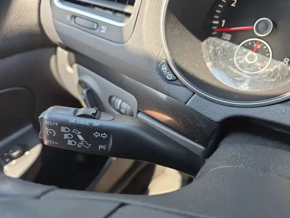 Used 2013 Volkswagen Jetta SE FWD image 21