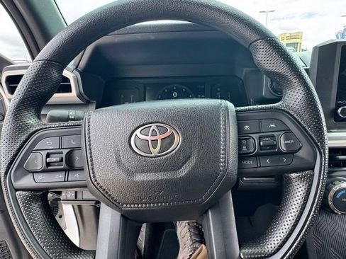 Used 2024 Toyota Tacoma SR5 AWD/4WD image 22