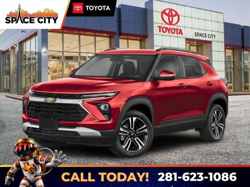 Used 2025 Chevrolet TrailBlazer LT w/ LT Cold Weather Package FWD image 1