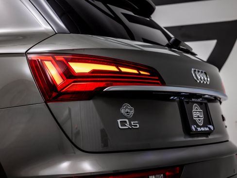 Used 2025 Audi Q5 e Premium Plus w/ Premium Plus Package AWD/4WD image 13