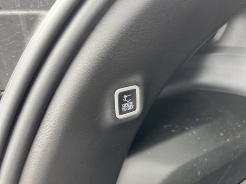 Used 2025 Jeep Wagoneer S Launch Edition w/ Trailer Tow Group image 10