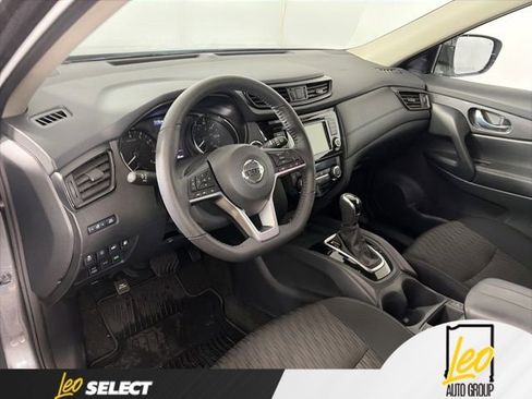 Used 2020 Nissan Rogue SV AWD/4WD image 10