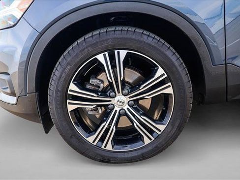 Used 2022 Volvo XC40 T5 Inscription w/ Climate Package AWD/4WD image 9
