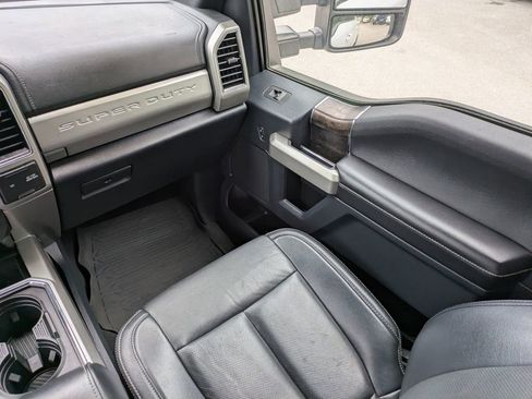 Used 2022 Ford F250 Lariat image 14