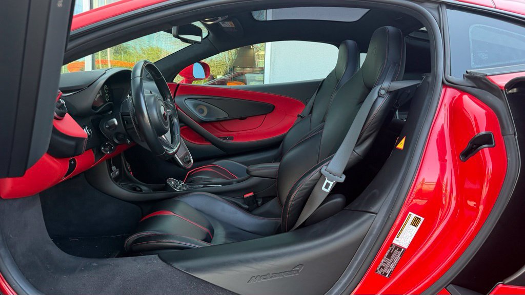 Used 2017 McLaren 570S RWD image 8