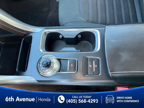 Used 2020 Ford Fusion SE FWD image 32