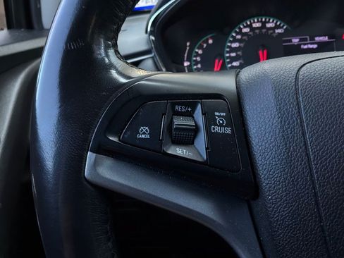 Used 2019 Chevrolet Trax LT w/ LT Convenience Package FWD image 31