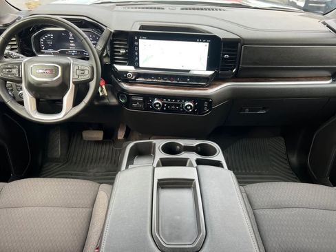 Used 2025 GMC Sierra 1500 Elevation image 3