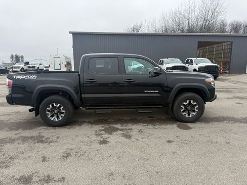 Used 2023 Toyota Tacoma TRD Off-Road w/ Advanced Technology Package image 5