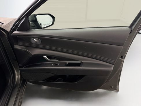 Used 2024 Hyundai Elantra Limited FWD image 33