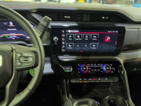 Used 2025 GMC Sierra 3500 AT4 AWD/4WD image 20