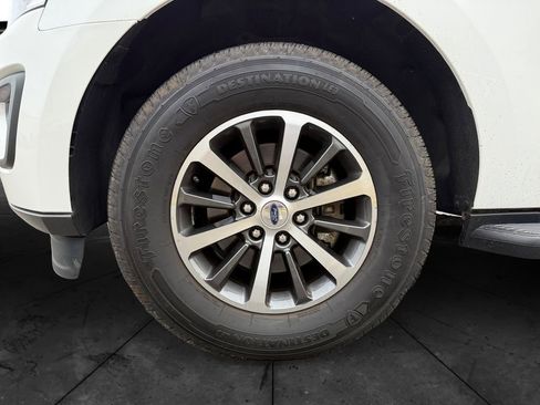 Used 2020 Ford Expedition XLT image 14