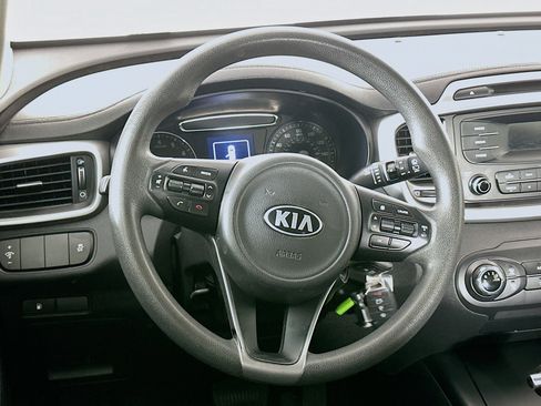Used 2016 Kia Sorento L image 17