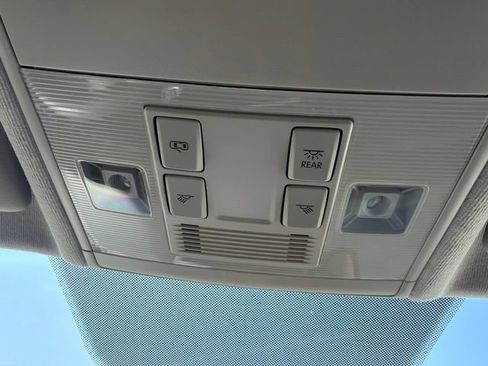 Used 2022 Volkswagen Tiguan S FWD image 44