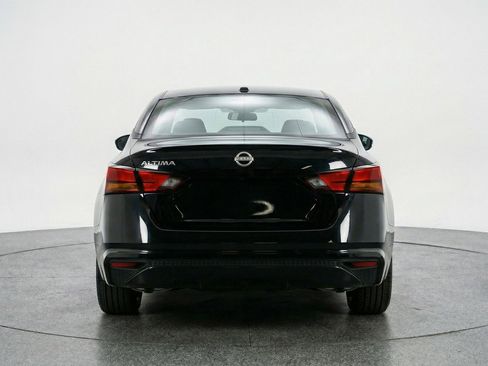 Used 2025 Nissan Altima 2.5 SV image 7