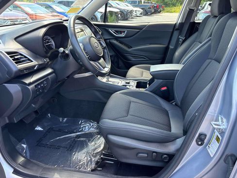 Used 2023 Subaru Forester Premium AWD/4WD image 9