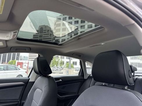 New 2026 Volkswagen Jetta SE FWD image 15