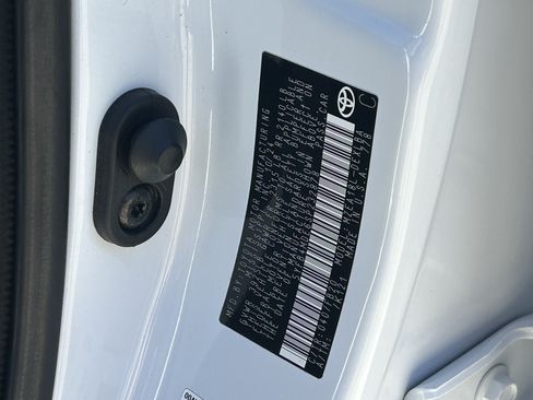 Certified 2025 Toyota Corolla LE FWD image 29