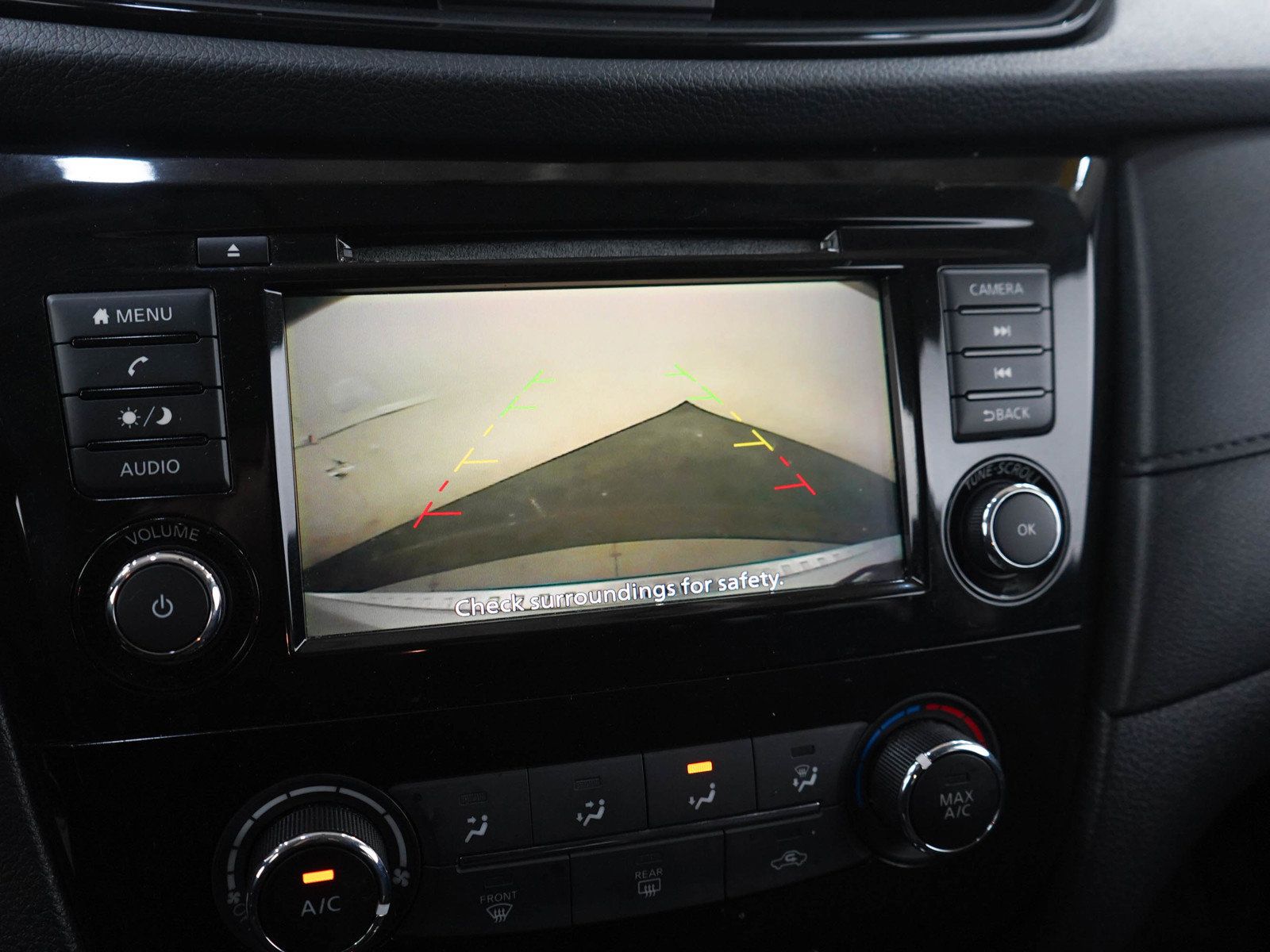 Used 2018 Nissan Rogue S AWD/4WD image 26