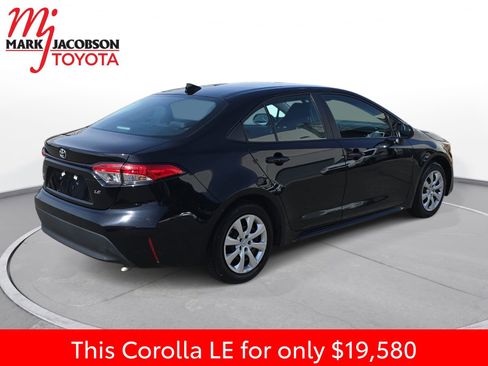 Used 2025 Toyota Corolla LE image 9