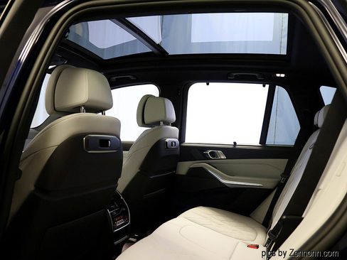 Used 2026 BMW X5 xDrive40i w/ Climate Comfort Package image 13