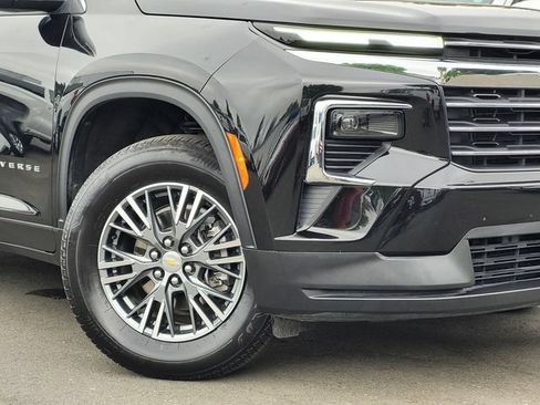 Used 2025 Chevrolet Traverse LT AWD/4WD image 9