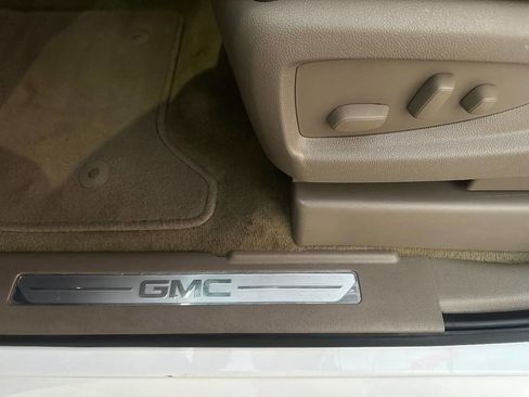 Used 2017 GMC Yukon SLT image 5