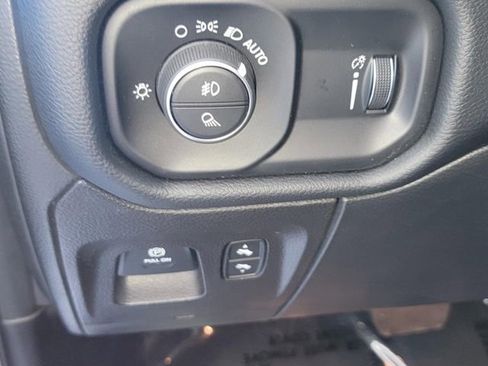 Used 2021 RAM 1500 Big Horn AWD/4WD image 30