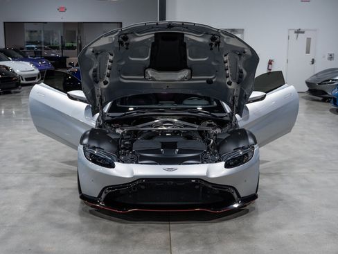 Used 2019 Aston Martin V8 Vantage Coupe RWD image 35