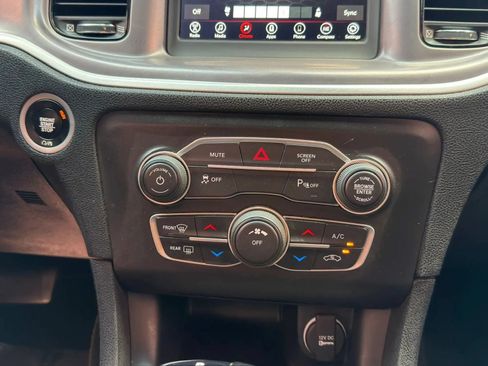 Used 2022 Dodge Charger SXT w/ Blacktop Package RWD image 18