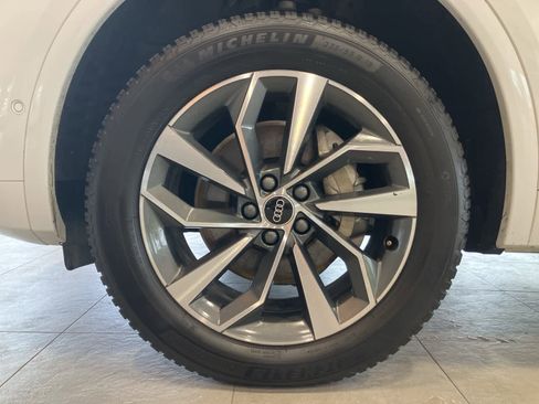 Used 2023 Audi Q5 2.0T Prestige w/ Prestige Package image 9