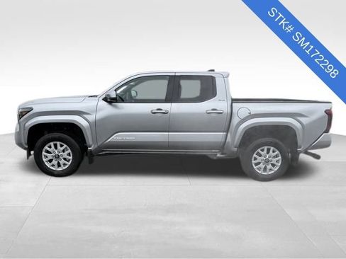 Used 2025 Toyota Tacoma SR5 image 4