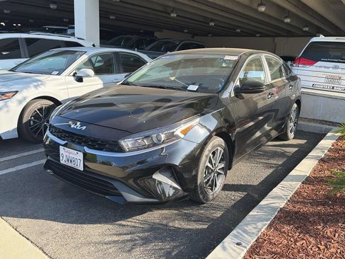 Used 2024 Kia Forte LXS FWD image 3