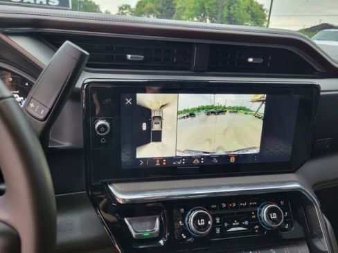 Used 2024 GMC Sierra 2500 Denali w/ Denali Reserve Package image 20