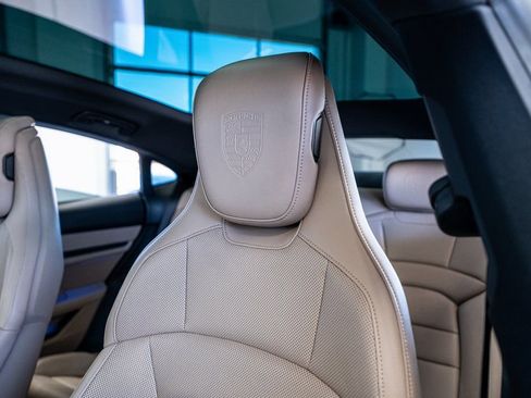 Used 2021 Porsche Taycan image 41