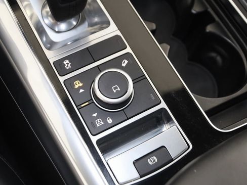 Used 2022 Land Rover Range Rover Sport HST image 28