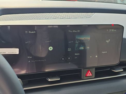 New 2026 Kia Carnival EX FWD image 24