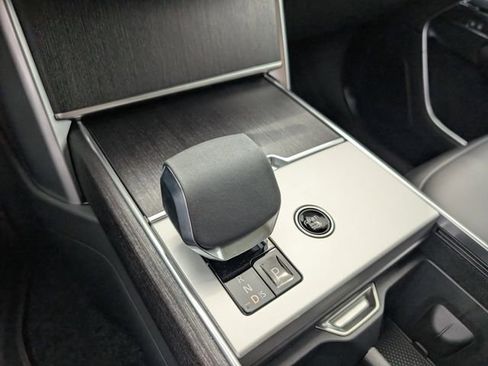 New 2025 Land Rover Range Rover SE image 11