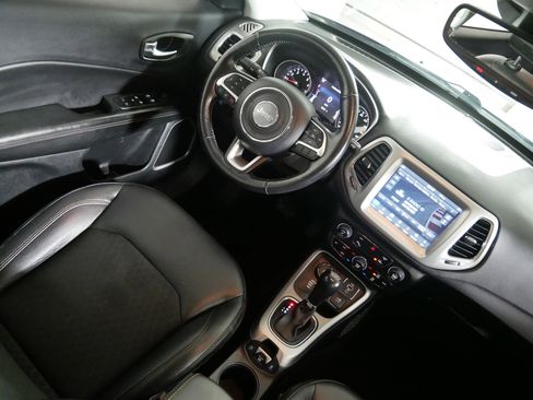 Used 2018 Jeep Compass Latitude w/ Popular Equipment Group image 9