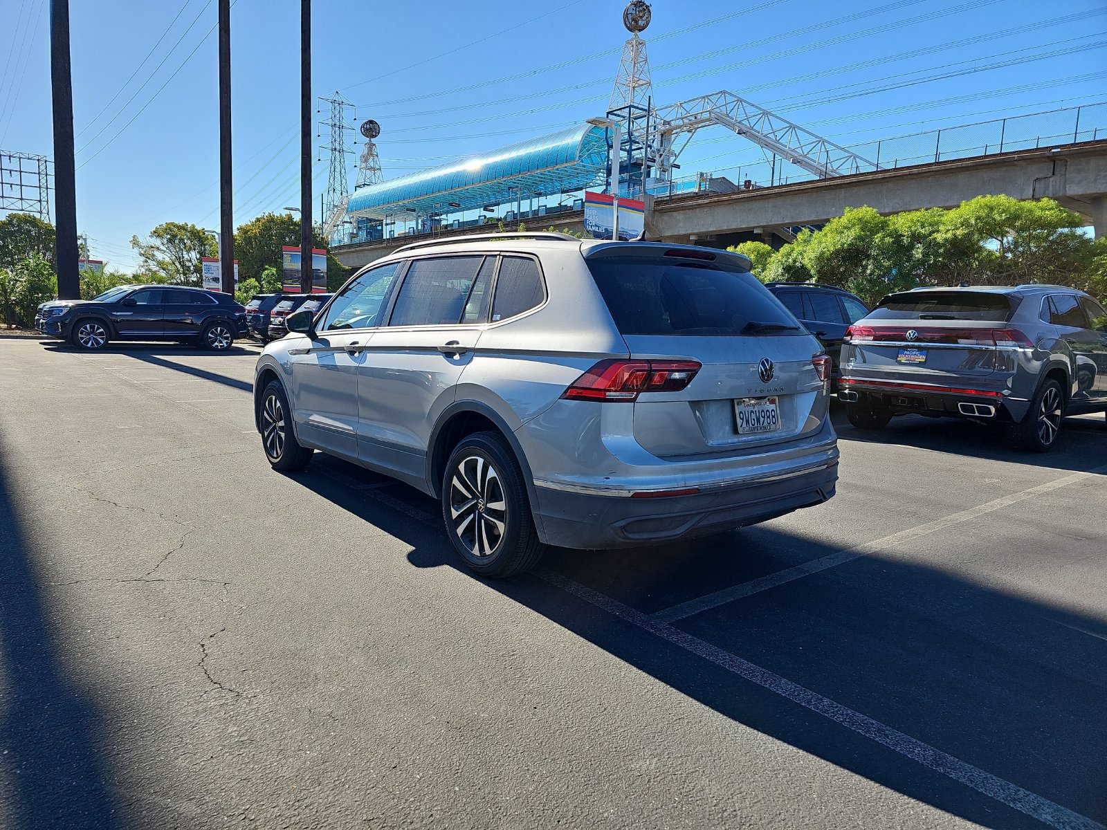 Used 2022 Volkswagen Tiguan S FWD image 7