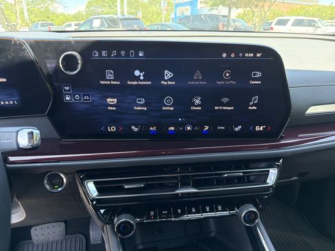 Used 2024 Chevrolet Traverse Z71 w/ LPO, Floor Liner Package AWD/4WD image 29