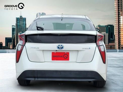 Used 2017 Toyota Prius Three image 5