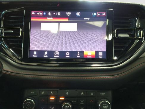 Used 2025 Dodge Durango GT AWD/4WD image 28