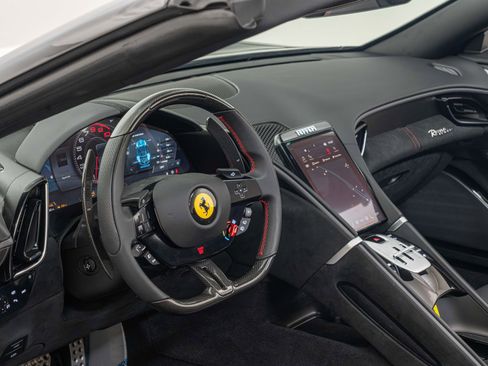 Certified 2025 Ferrari Roma Spider RWD image 4