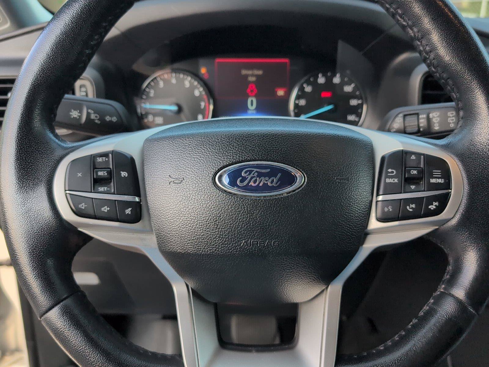 Used 2023 Ford Explorer XLT AWD/4WD image 24