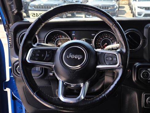 Certified 2023 Jeep Gladiator Overland image 16